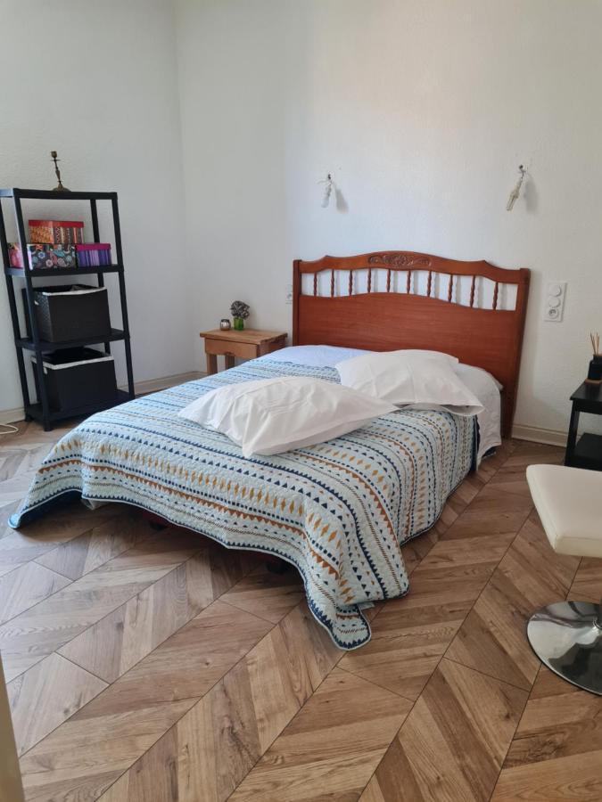 Chambre Grand Appartement Perpignan Exterior photo